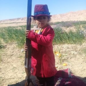 Meet your Posher, Moncef